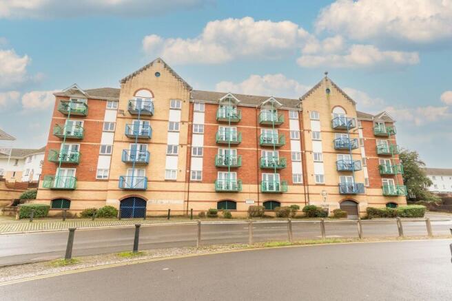 1 bed property, in Trawler Road, £112,500