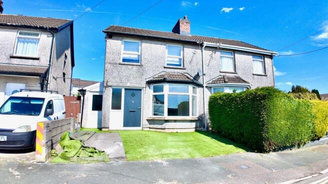 3 bed property, in Waunborfa Road, £150,000