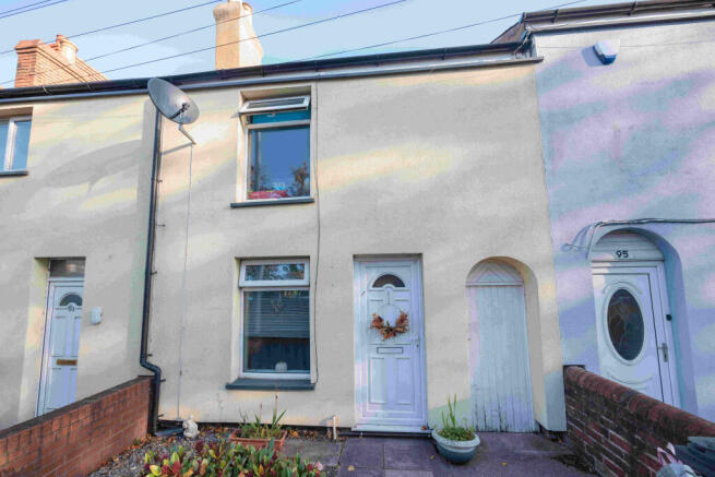 2 bed property, in Chester Road, £91,140