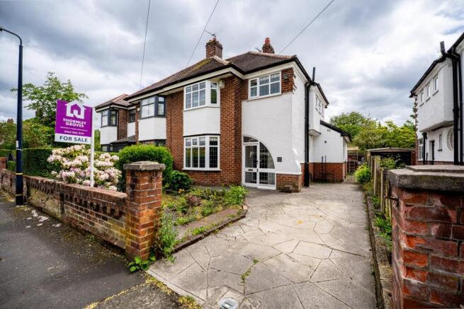 3 bed property, in Wood Road, £530,000