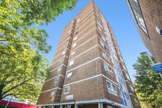 1 bed property, in 8 The Towers Southgate, £35,000