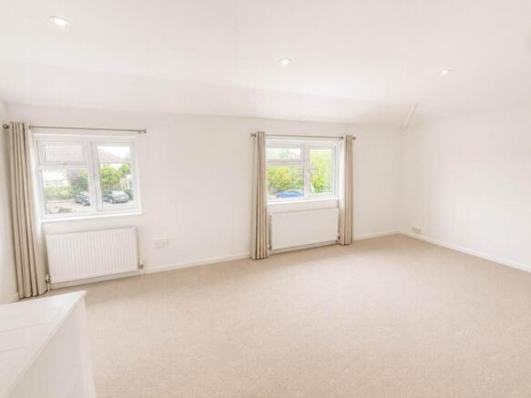 2 bed property, in Dacre Gardens, £450,000