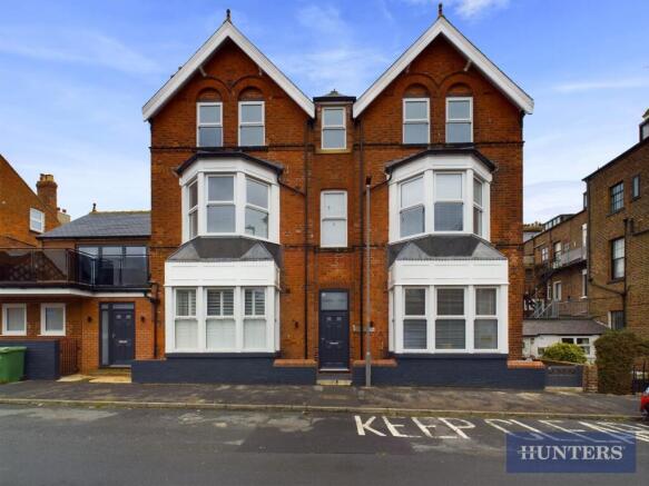 2 bed property, in Brooklands, £150,000