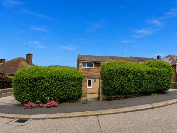 4 bed property, in Wolseley Road, £395,000