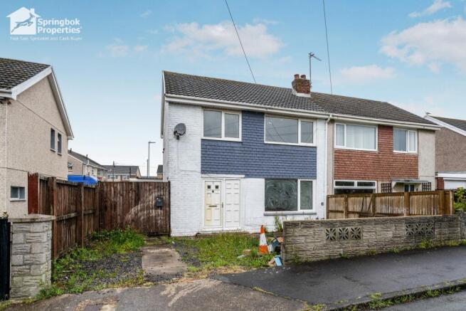 3 bed property, in Heol Y Gelli, £145,000