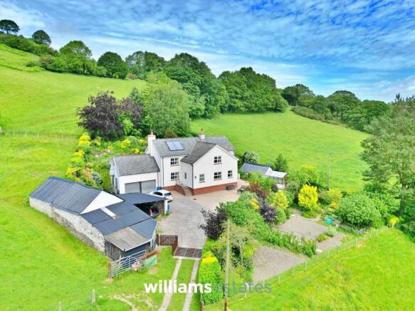 3 bed property, in Llanfairtalhaiarn, £695,000