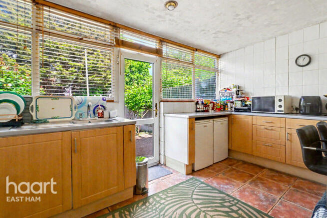 3 bed property, in Stokes Road, £440,000