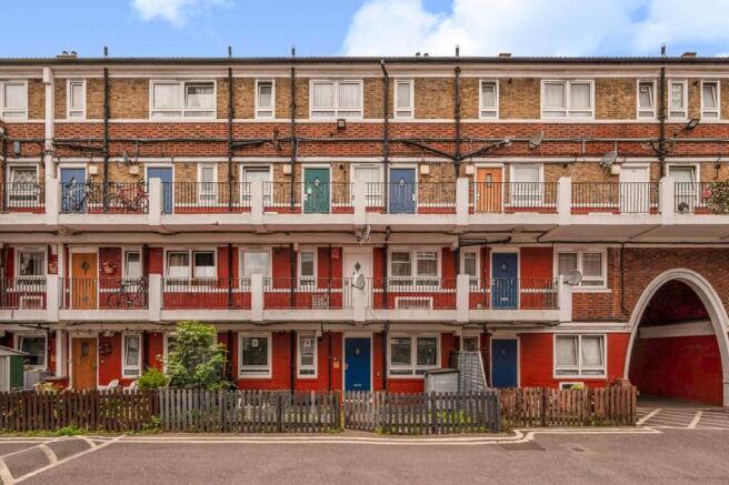2 bed property, in Neckinger Estate, £400,000