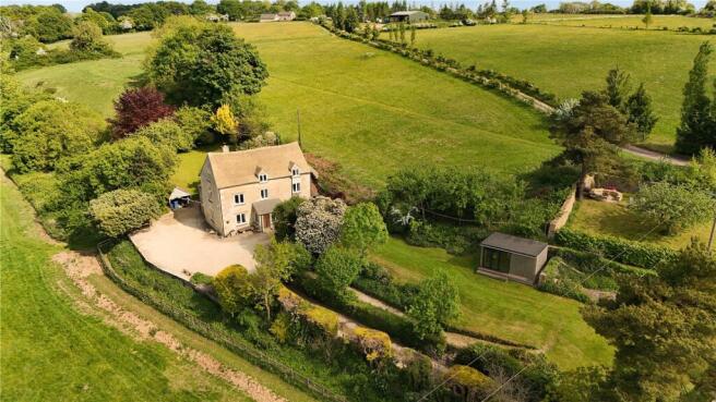 5 bed property, in Tetbury Lane, £1,000,000