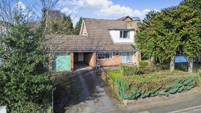 3 bed property, in Ringley Drive, £450,000