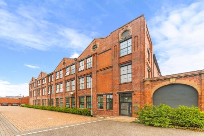 2 bed property, in Park Mill Court, £164,950