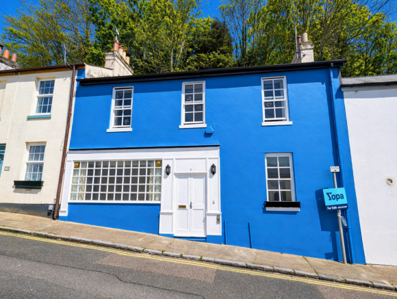 3 bed property, in Meadfoot Lane, £290,000