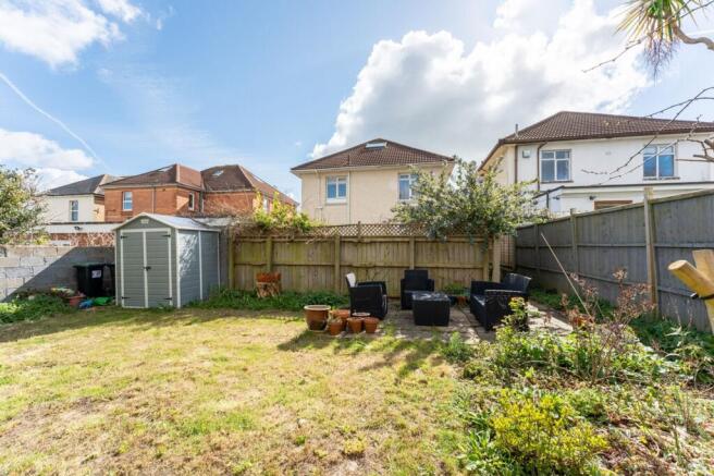 3 bed property, in Castlemain Avenue, £365,000