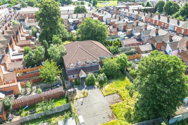 10 bed property, in Fernley Road, £650,000