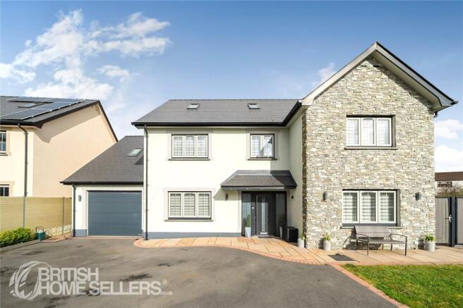 6 bed property, in Clos Y Fedw, £540,000