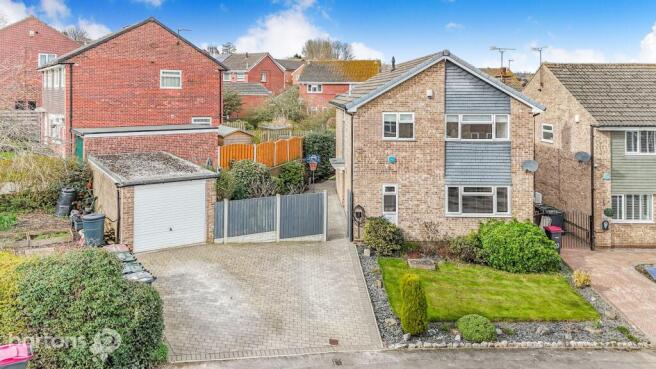 4 bed property, in Curlew Rise, £380,000