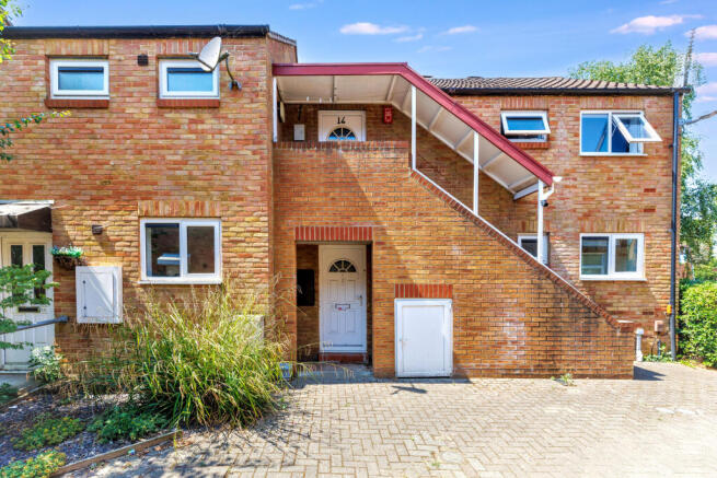 1 bed property, in Skerne Passage, £75,000