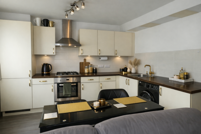 2 bed property, in Middlefield Place, £100,000