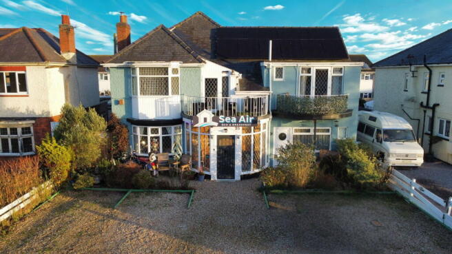 9 bed property, in South Road, £400,000