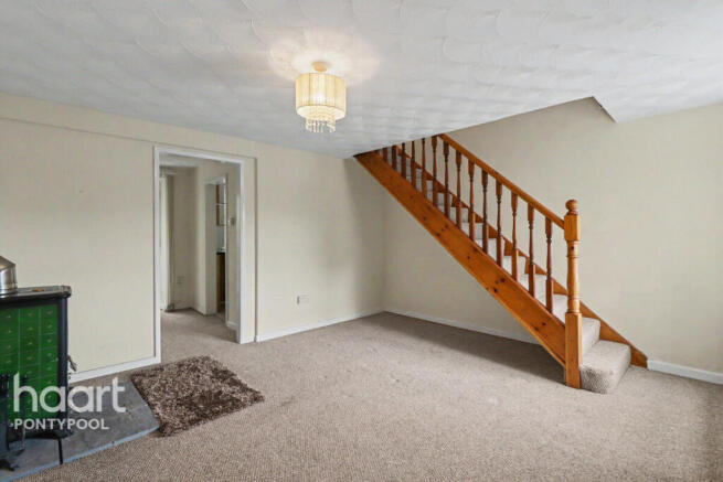 2 bed property, in Varteg Road, £170,000