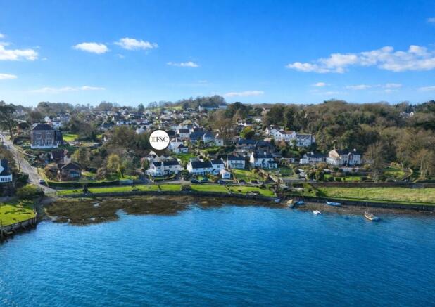 5 bed property, in Lower Cleave, £650,000
