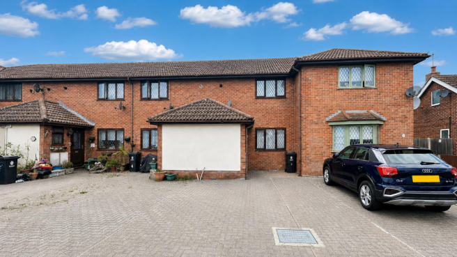 2 bed property, in Hall Lane, £220,000