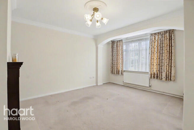2 bed property, in Swindon Lane, £425,000