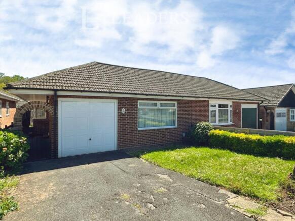2 bed property, in Milton Road, £290,000