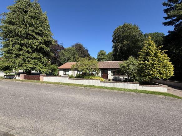 4 bed property, in 11 Beechway, £340,000
