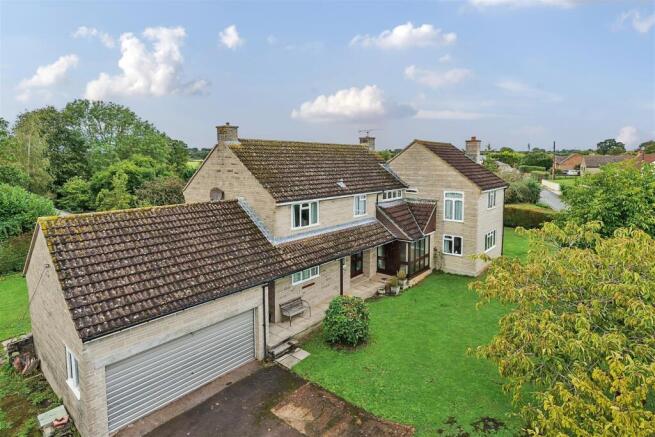 6 bed property, in Beercrocombe, £625,000