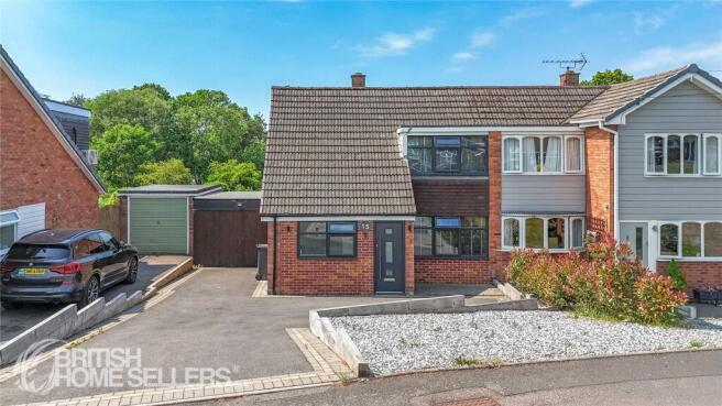 2 bed property, in Stowe Croft, £375,000