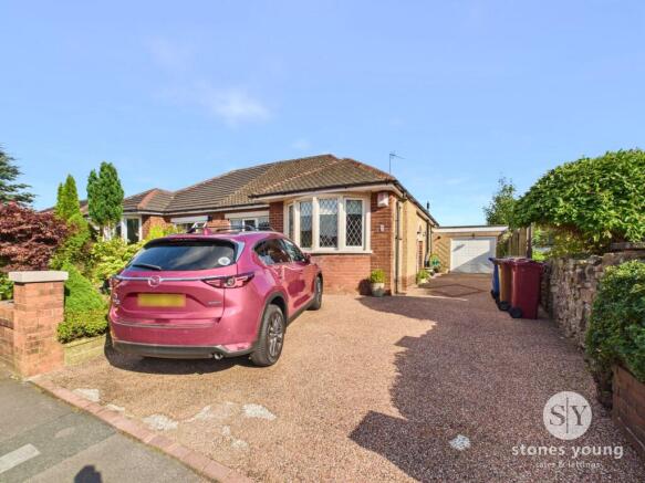 2 bed property, in Grasmere Avenue, £220,000