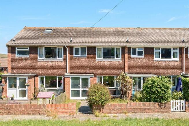 3 bed property, in Mariners Drive, £360,000