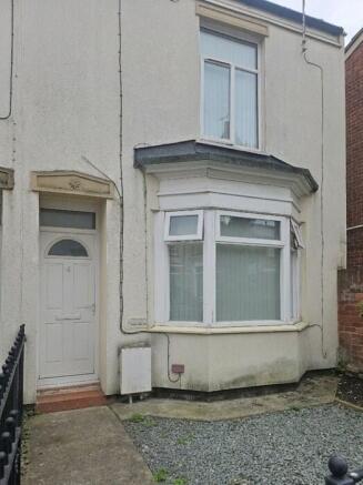 2 bed property, in Beaconsfield Villas, £85,000