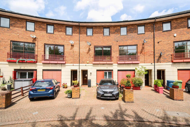 3 bed property, in Plover Way, £1,000,000