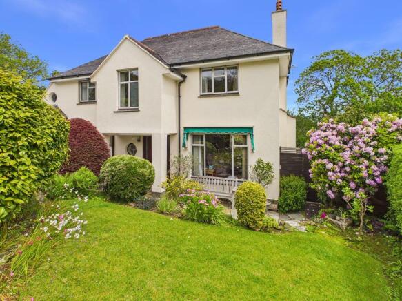 3 bed property, in Higher Lariggan, £475,000