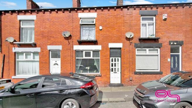 2 bed property, in Windover Street, £140,000