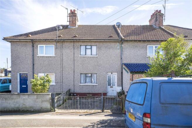 2 bed property, in Radcliffe Road, £350,000