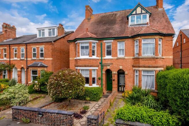 4 bed property, in Vincent Avenue, £650,000