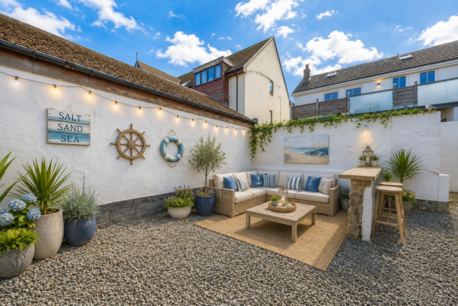 3 bed property, in North Bank, £250,000