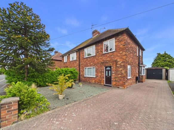 3 bed property, in West Park, £270,000