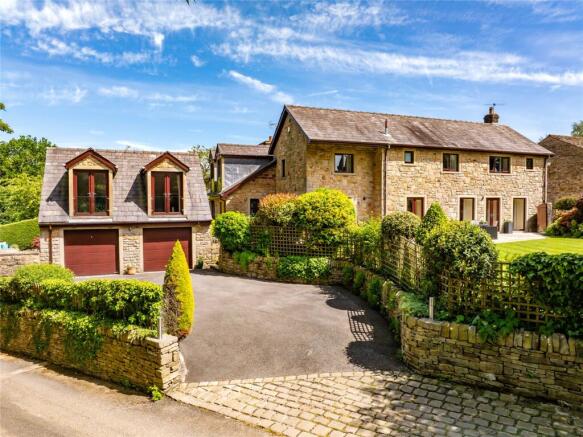 5 bed property, in Bowfields Lane, £895,000