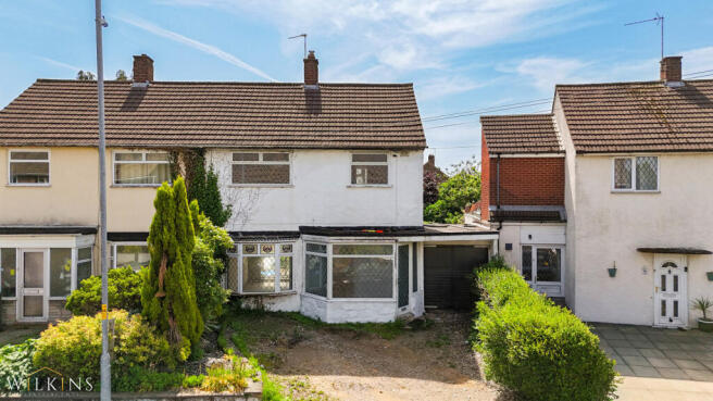 3 bed property, in Montgomery Road, £200,000
