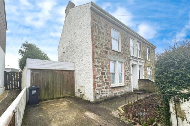 3 bed property, in Kings Road, £190,000