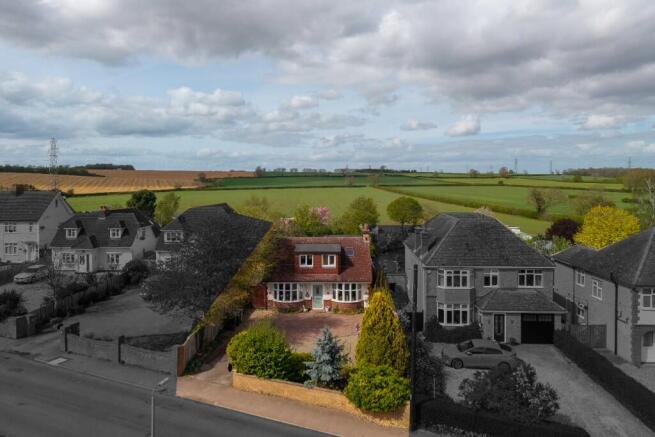 3 bed property, in Upper Shelton Road, £600,000