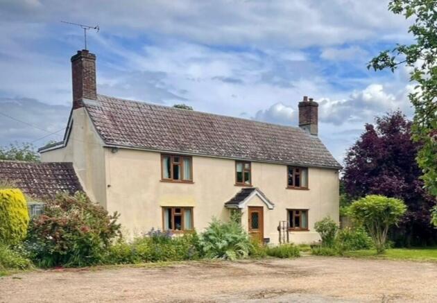 5 bed property, in SUFFOLK, £685,000