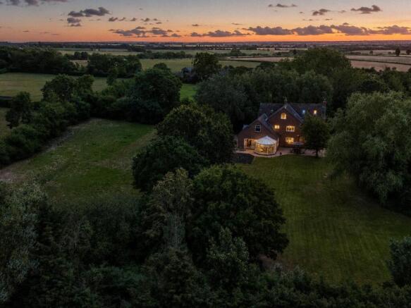 6 bed property, in Barrowfield House, £1,395,000