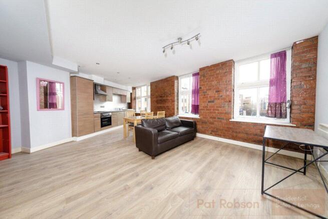 1 bed property, in Pandongate House, £120,000
