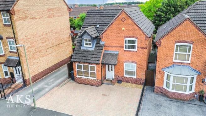 3 bed property, in Wye Close, £280,000