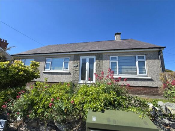 3 bed property, in Llwyndu Road, £350,000